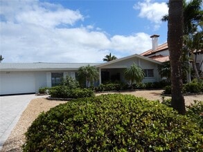 337 1st St W in St. Petersburg, FL - Building Photo - Building Photo