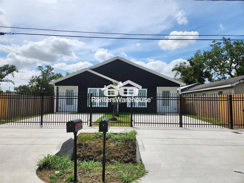 4124 Vaughn St in Houston, TX - Building Photo