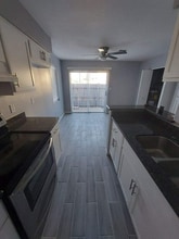 9003 W Elm St in Phoenix, AZ - Building Photo - Building Photo