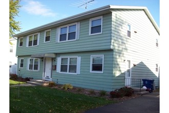 1820-2016 Grove St in Oshkosh, WI - Foto de edificio - Building Photo