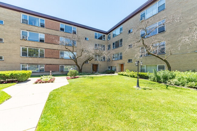 property at 2625 W Fitch Ave