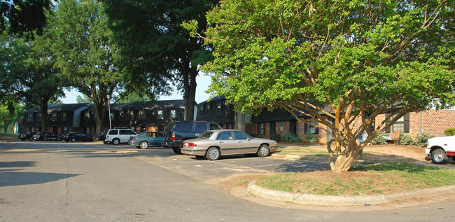 Greencastle Townhomes in Raleigh, NC - Building Photo - Building Photo