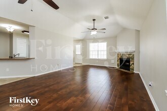 2210 Dublin Dr in League City, TX - Foto de edificio - Building Photo