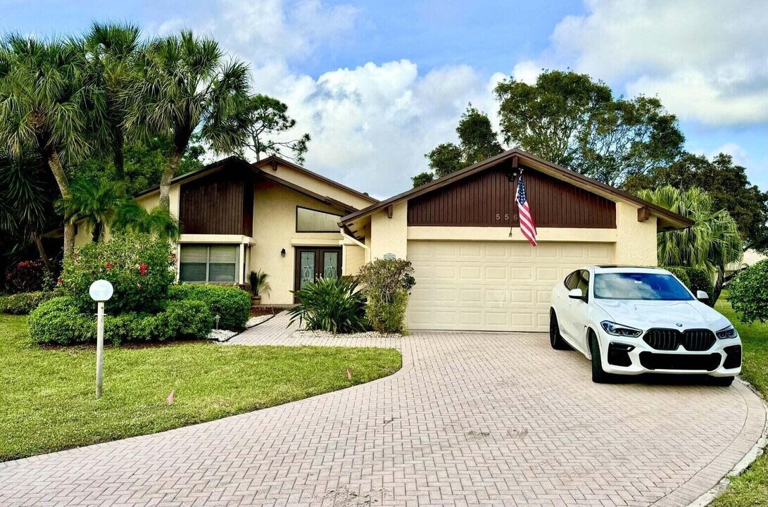 5569 Glen Abbey Ct in Delray Beach, FL - Building Photo