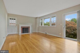 1907 Alberti Dr in Silver Spring, MD - Building Photo - Building Photo