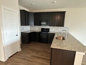 6913 Sulphur Ct in China Spring, TX - Building Photo - Building Photo