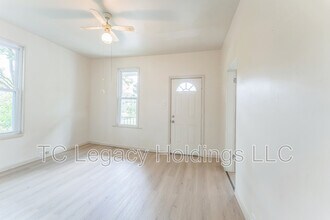 907 Floral Ave in Fairmont, WV - Building Photo - Building Photo