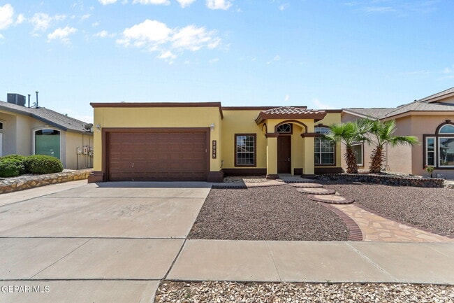2029 Sun Chariot St in El Paso, TX - Building Photo - Building Photo