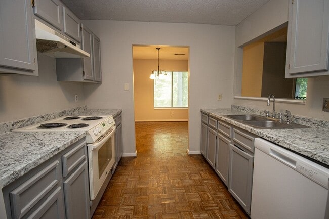 1005 Creekside Wy in Columbia, SC - Building Photo - Building Photo