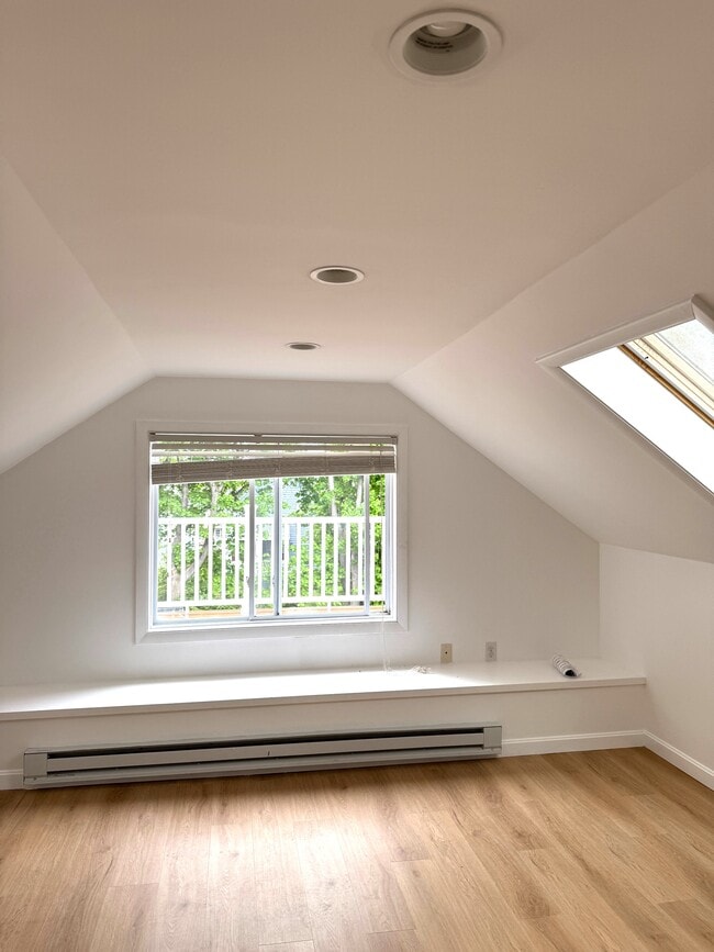 23 Rendall Pl, Unit 2