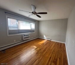 9 Colonial Dr in Little Falls, NJ - Building Photo - Building Photo