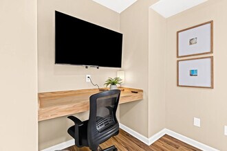 18340 Mesle St in Roseville, MI - Building Photo - Building Photo