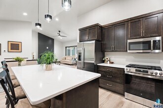 1107 S Foss Ave in Sioux Falls, SD - Building Photo - Building Photo