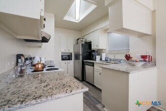 1005 N LBJ Dr in San Marcos, TX - Building Photo - Building Photo