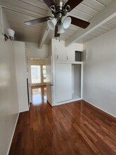 1909 Beachwood Dr in Los Angeles, CA - Foto de edificio - Building Photo