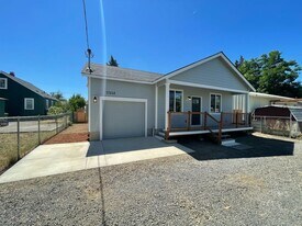 1765 Waller St SE in Salem, OR - Building Photo