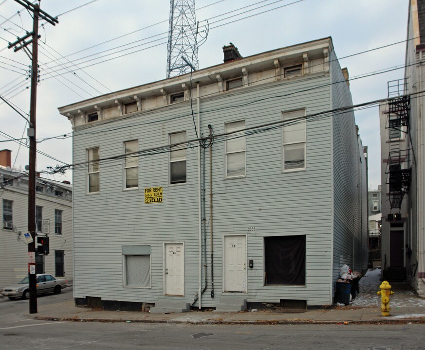 2333 W Clifton Ave in Cincinnati, OH - Building Photo