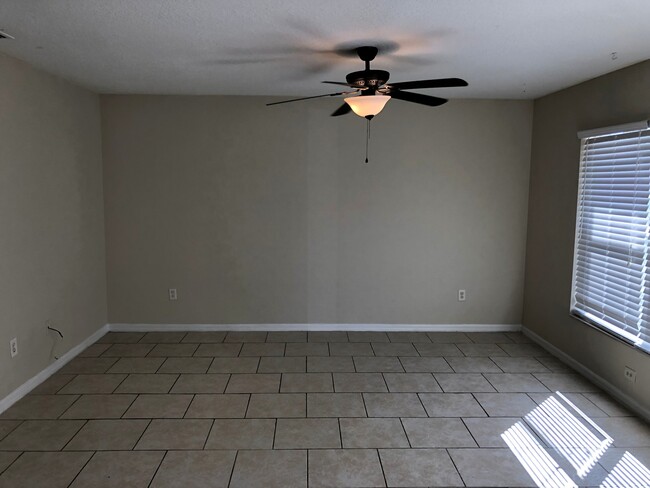 2218 E Chelsea St in Tampa, FL - Building Photo - Building Photo