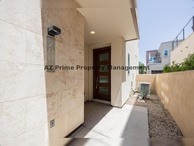 9001 E San Victor Dr in Scottsdale, AZ - Building Photo - Building Photo