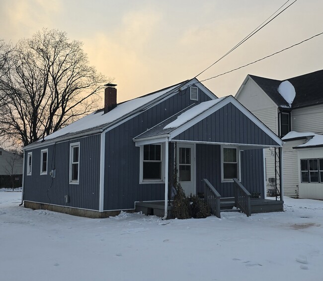 property at 904 Front Ave