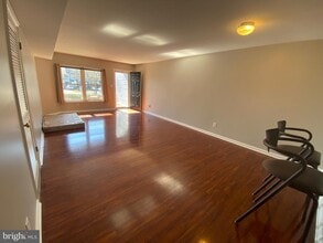 5833 Orchard Hill Ct in Clifton, VA - Building Photo - Building Photo