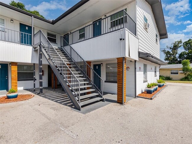 property at 955 6th St SE