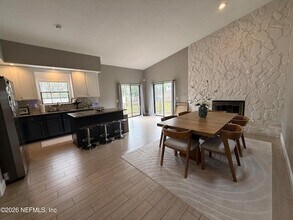 111 Solano Woods Dr in Palm Valley, FL - Foto de edificio - Building Photo
