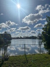 250 SW 10th Ave in Hallandale Beach, FL - Building Photo - Building Photo