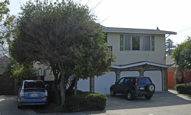 1372 Pearl St in Alameda, CA - Foto de edificio - Building Photo