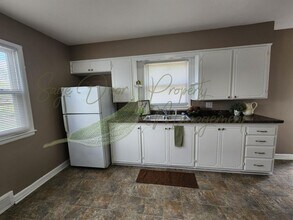 1127 N Cottage Ave in Independence, MO - Building Photo - Building Photo