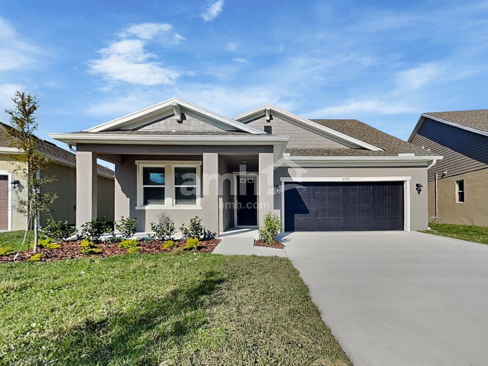 6395 Atlantic Bch Ave in Wesley Chapel, FL - Building Photo