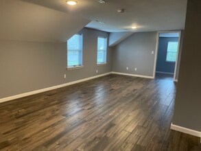 116 E Main St, Unit 2B in Elbridge, NY - Building Photo - Building Photo