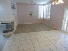2003 Summerside Ct in Henderson, NV - Building Photo - Building Photo