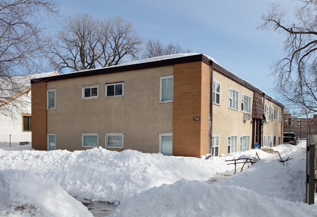 530 Knox Ave N in Minneapolis, MN - Foto de edificio