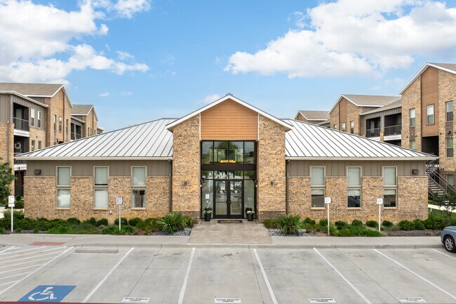 Aubrey Junction Apartments in Aubrey, TX - Building Photo - Building Photo