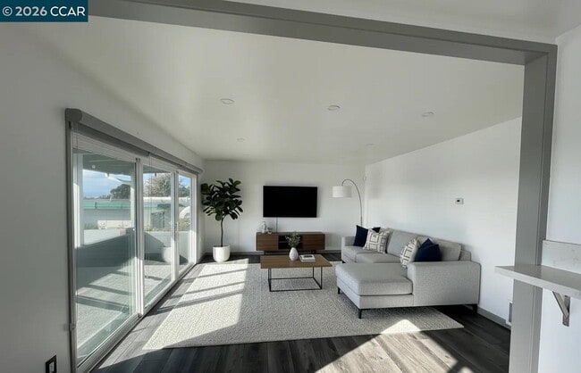 3081 Birmingham Dr in Richmond, CA - Building Photo - Building Photo