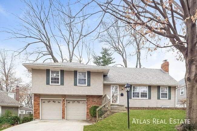 property at 5509 W 92nd Pl