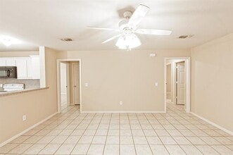 933 Farmington Rd in Howe, TX - Building Photo - Building Photo