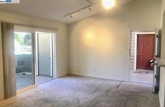140 Reflections Dr in San Ramon, CA - Building Photo - Building Photo