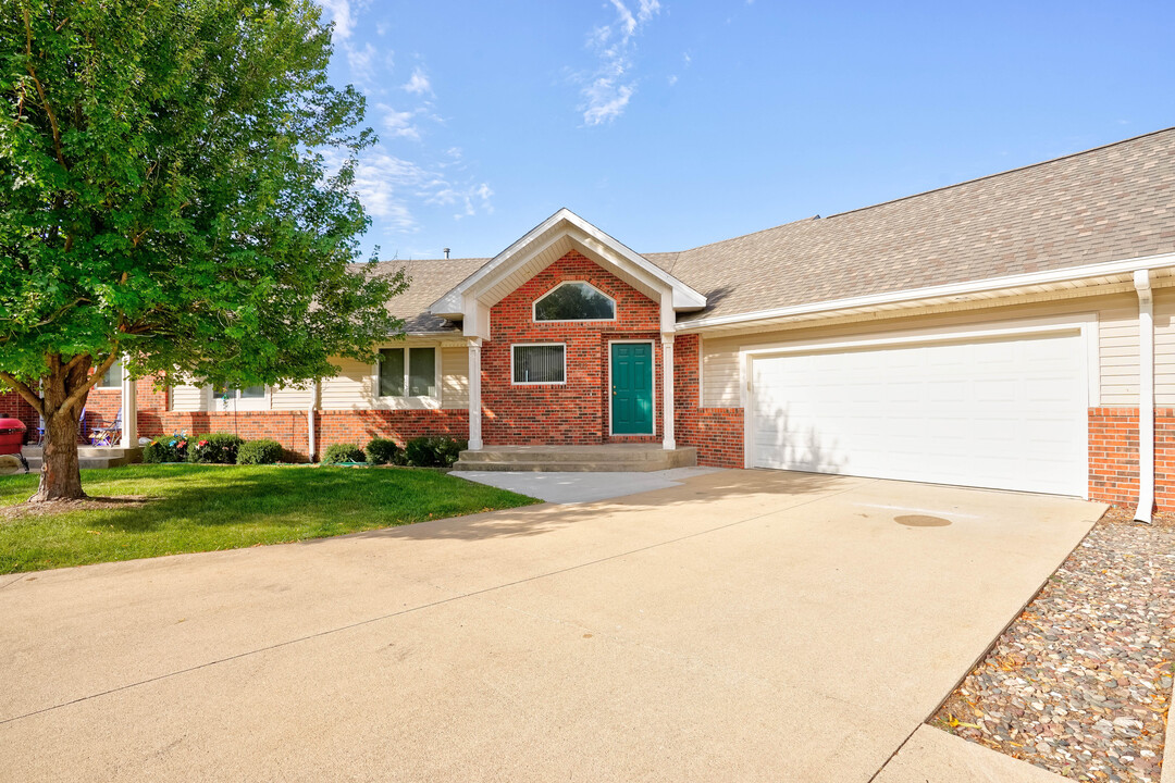 10 Redtail Ct in Coralville, IA - Building Photo