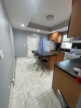 630 Elm St, Unit 1st Floor in Kearny, NJ - Foto de edificio - Building Photo