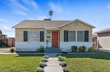 39 Myrtle St in Bakersfield, CA - Building Photo