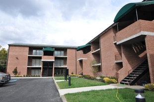 924 10th Ave in Huntington, WV - Building Photo