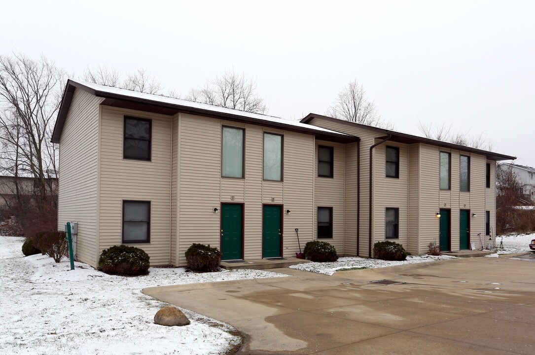 Linden Lakes in Medina, OH - Foto de edificio