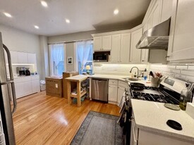 11 Anson St, Unit 2 in Boston, MA - Building Photo