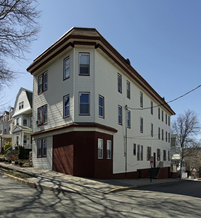 249 Mt Vernon Ave in Orange, NJ - Building Photo