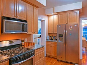 35 Huyler Dr in Hyde Park, NY - Building Photo - Building Photo