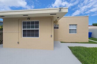 2265 SW 15th St in Miami, FL - Building Photo - Building Photo