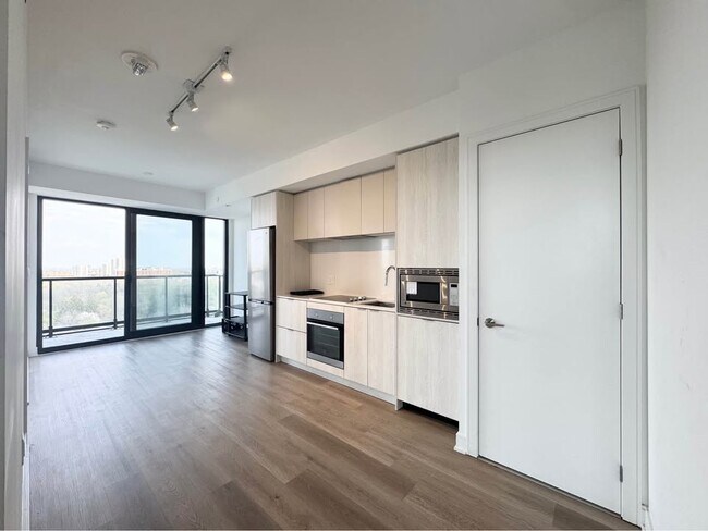 86 Dundas St E in Mississauga, ON - Building Photo - Building Photo