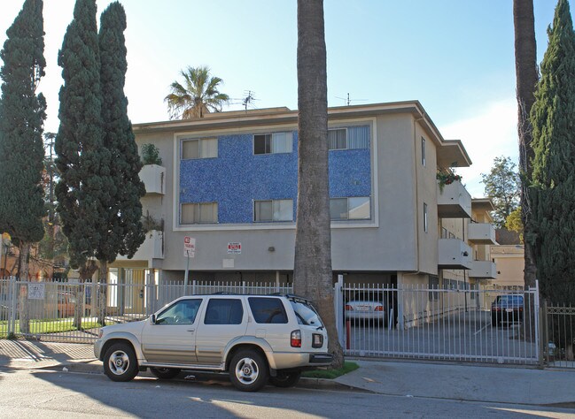 1423 S Gramercy Pl in Los Angeles, CA - Foto de edificio - Building Photo